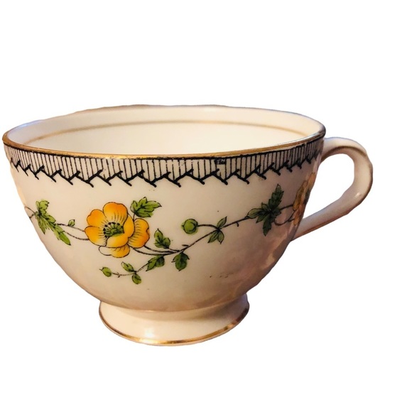 Vintage Aynsley Yellow Floral Teacup - Picture 10 of 11